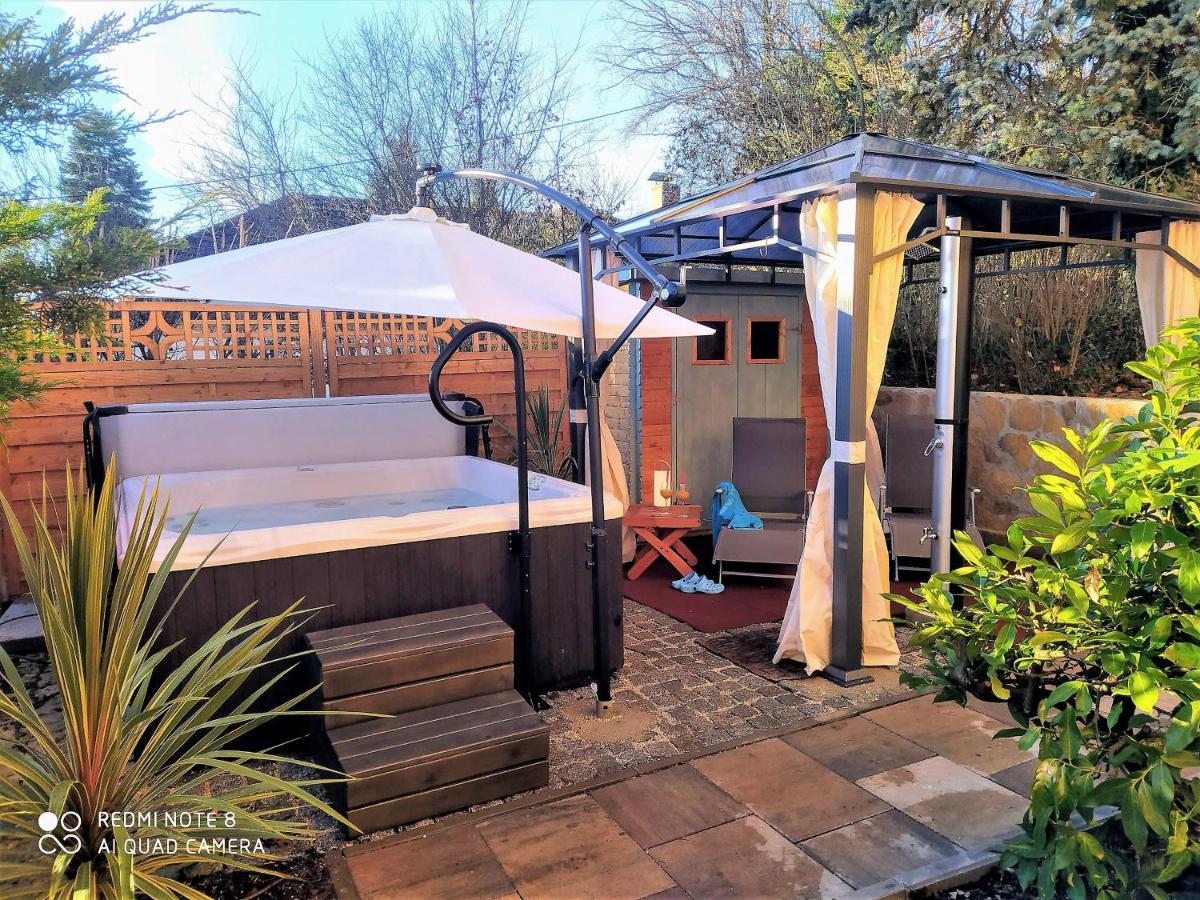 Mediterran-Skandinavisch - Outdoorwhirlpool Ganzjaehrig Burgthann ภายนอก รูปภาพ