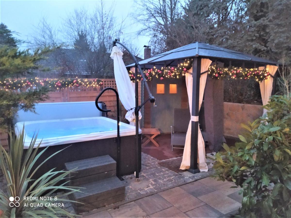 Mediterran-Skandinavisch - Outdoorwhirlpool Ganzjaehrig Burgthann ภายนอก รูปภาพ